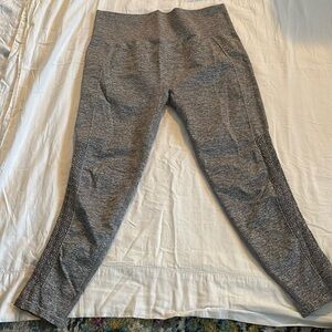 Fabletics cropped legging
